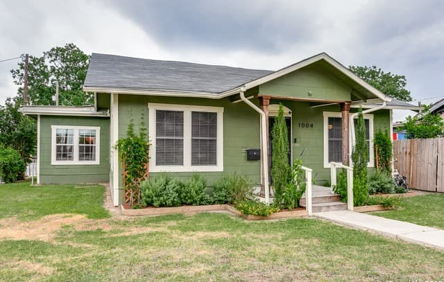 rental at 1004  Edison Dr in San Antonio, TX — photo 2