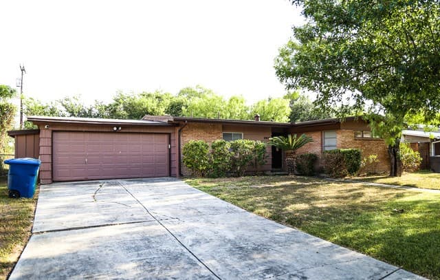 rental at 2819  Bent Bow Dr in San Antonio, TX — photo 2