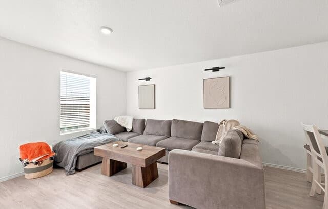 rental at 7618  Aston Cross in San Antonio, TX — photo 5
