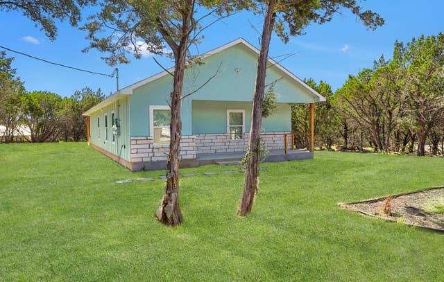 rental at 1416  Skyline Hls in Canyon Lake, TX — photo 2
