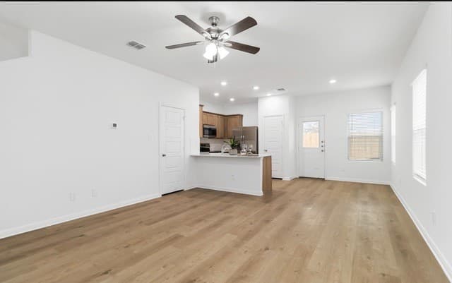 rental at 5103  Cindy Br Unit 1 in San Antonio, TX — photo 3