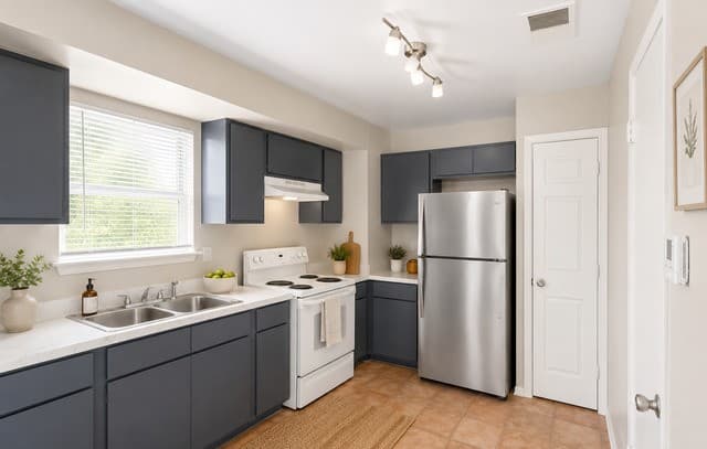 rental at 7575  Windsor Oaks in San Antonio, TX — photo 2