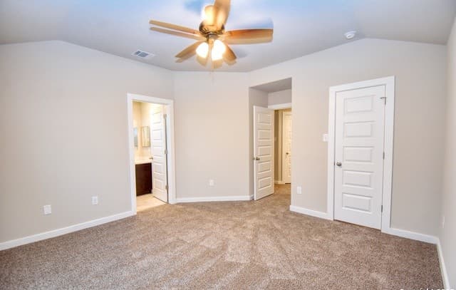 rental at 8410  Via Pisa Unit 104 in San Antonio, TX — photo 5