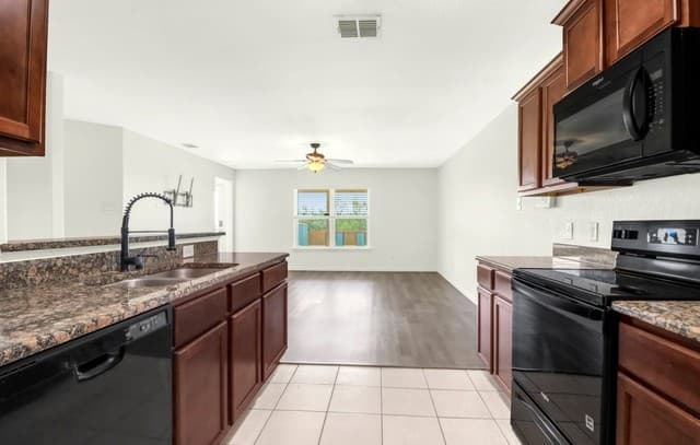 rental at 11606  Luckey Ledge in San Antonio, TX — photo 1