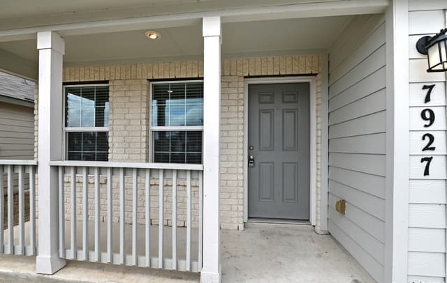 rental at 7927  Dovers Den in San Antonio, TX — photo 3