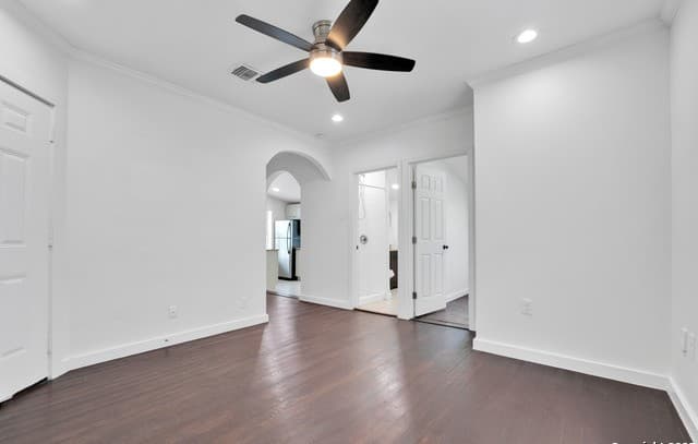 rental at 618  Atlanta St Unit 4 in San Antonio, TX — photo 4