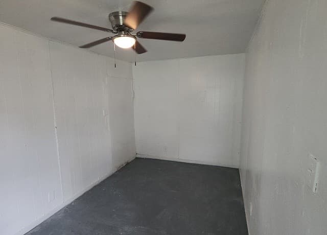 4-bedroom rental at 5106 Bartmer in San Antonio, TX — photo 5