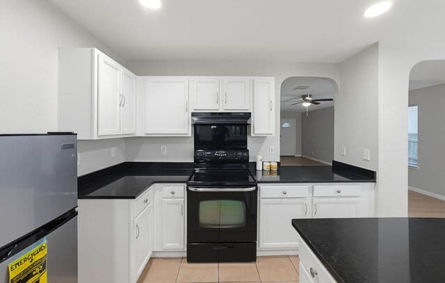 rental at 618  Tres Caminos in San Antonio, TX — photo 3
