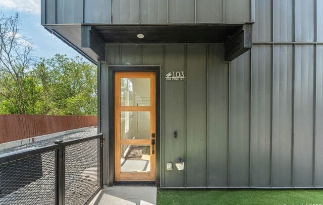 rental at 108  Vine St Unit 103 in San Antonio, TX — photo 1