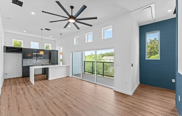 rental at 108  Vine St Unit 103 in San Antonio, TX — photo 4