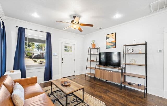 rental at 112  Harding Pl in San Antonio, TX — photo 4