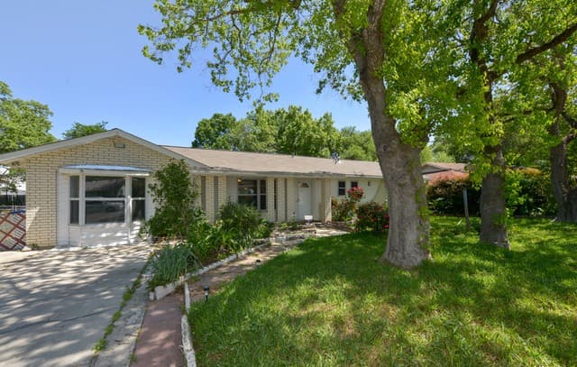rental at 1214  Kenrock St in San Antonio, TX — photo 2