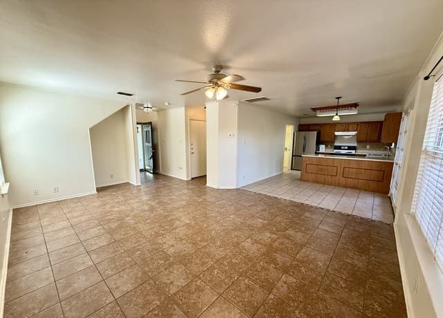 rental at 8219  Shooting Quail in San Antonio, TX — photo 4