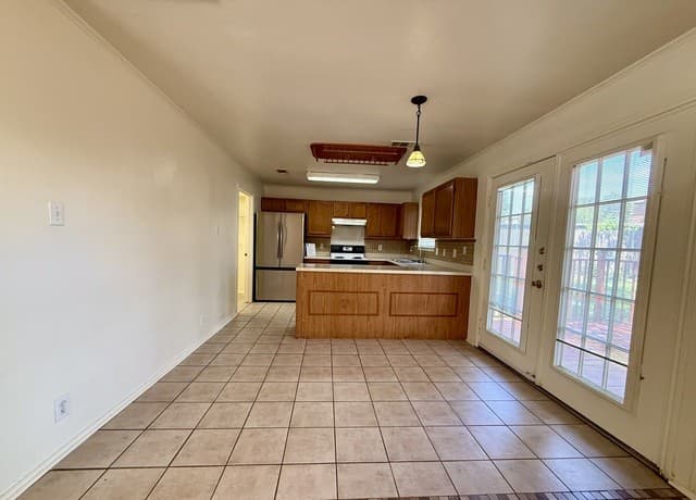 rental at 8219  Shooting Quail in San Antonio, TX — photo 5