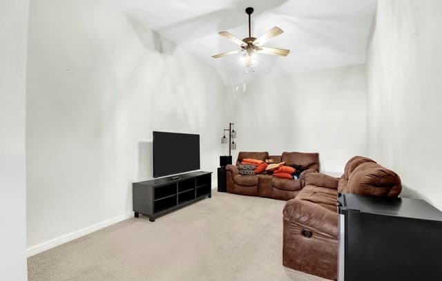 rental at 11006  Mill Park in San Antonio, TX — photo 4