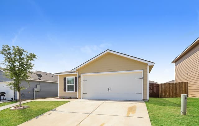 rental at 12242  Commander in San Antonio, TX — photo 1