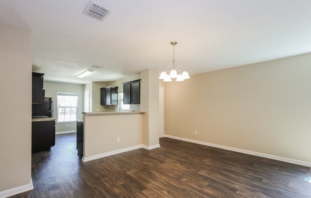 rental at 12242  Commander in San Antonio, TX — photo 4