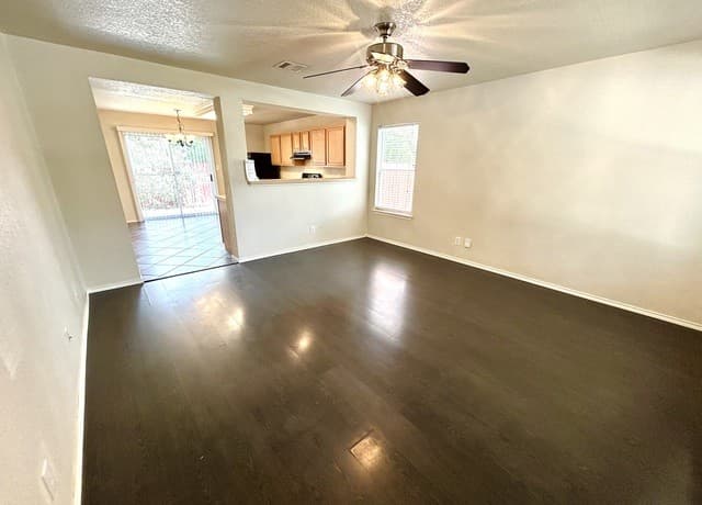rental at 110  Jetlyn Dr in San Antonio, TX — photo 4