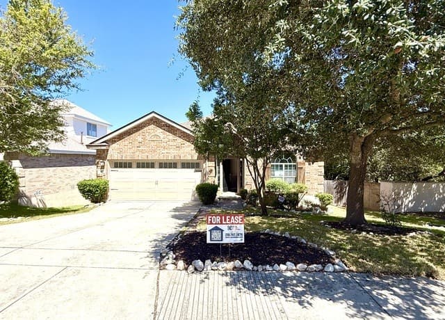 rental at 807  Windhurst in San Antonio, TX — photo 2