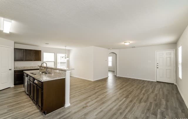 rental at 5218  Jade Crossing in San Antonio, TX — photo 5