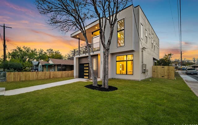 rental at 257 E Baylor in San Antonio, TX — photo 2