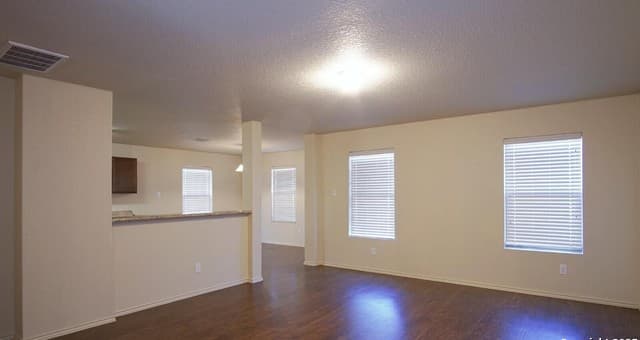 rental at 7518  Whispine in San Antonio, TX — photo 2