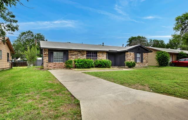 rental at 4351  Sun Gate St in San Antonio, TX — photo 2