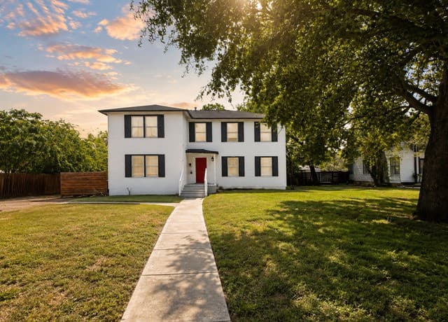 rental at 112 Senisa Dr Unit 1 in San Antonio TX