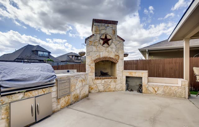 rental at 14830  Wyoming Pass in San Antonio, TX — photo 2