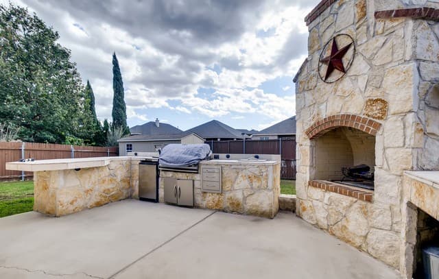rental at 14830  Wyoming Pass in San Antonio, TX — photo 3