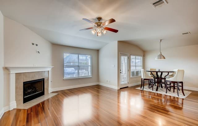 rental at 14830  Wyoming Pass in San Antonio, TX — photo 5