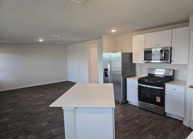 rental at 13854  Pease Crossing in San Antonio, TX — photo 2