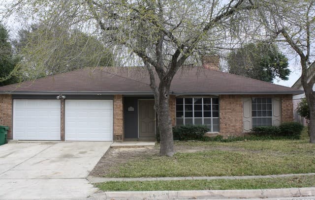 rental at 4922  Brookhead Ln in Schertz, TX — photo 1