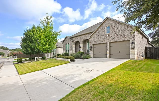 rental at 1438  Oaklawn Dr in New Braunfels, TX — photo 2