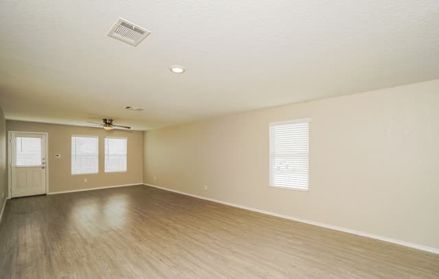 rental at 2402  Double Oak in New Braunfels, TX — photo 3