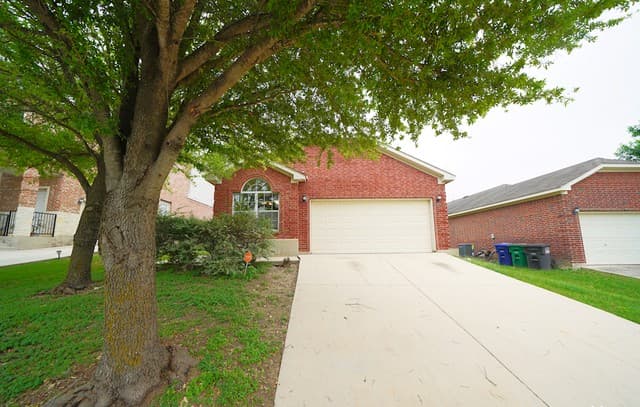 rental at 6534  Ithaca Fls in San Antonio, TX — photo 2