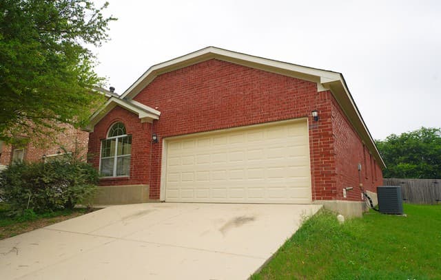 rental at 6534  Ithaca Fls in San Antonio, TX — photo 5