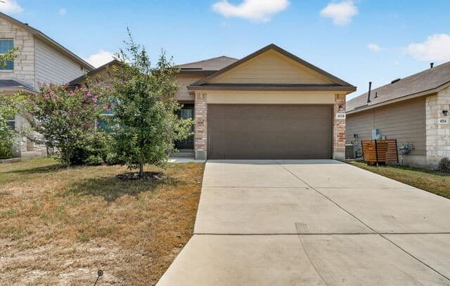 rental at 4518  Chalk Flts in San Antonio, TX — photo 1