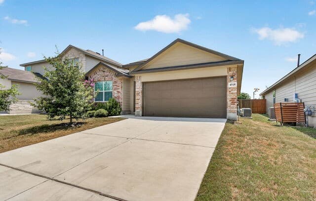 rental at 4518  Chalk Flts in San Antonio, TX — photo 3