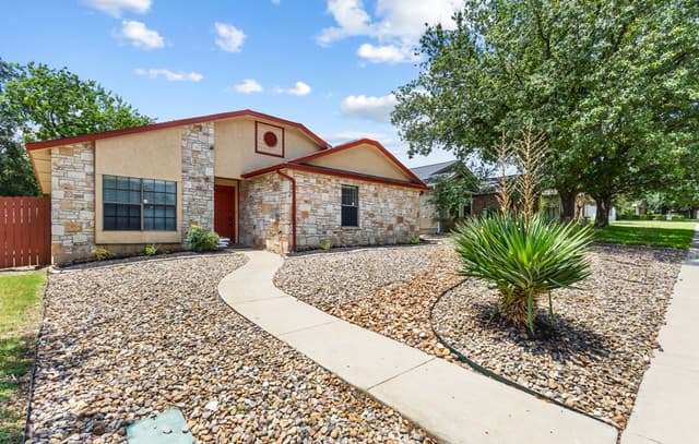 rental at 1514  Vista Hill St in San Antonio, TX — photo 2