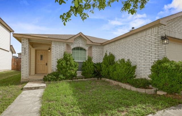 rental at 4023  Privet Pl in San Antonio, TX — photo 5