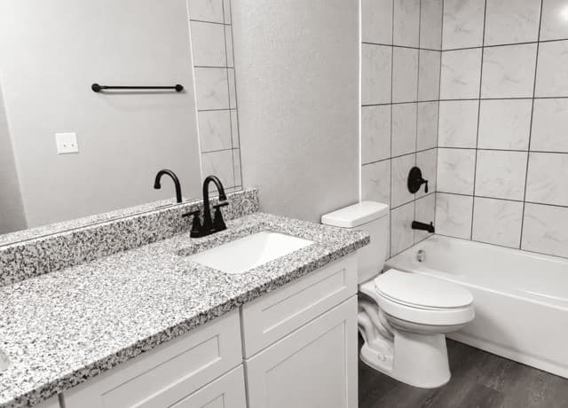rental at 7602  Windsor Oaks Unit 2 in San Antonio, TX — photo 5
