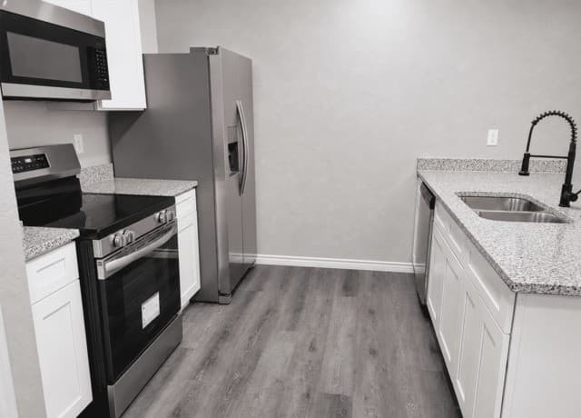 rental at 7602  Windsor Oaks Unit 3 in San Antonio, TX — photo 2