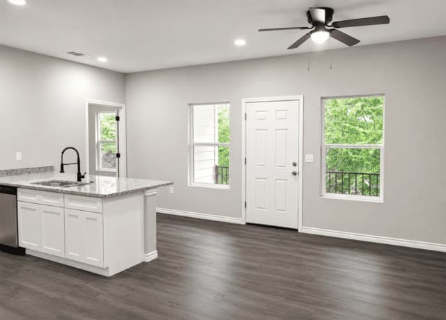rental at 7602  Windsor Oaks Unit 3 in San Antonio, TX — photo 3