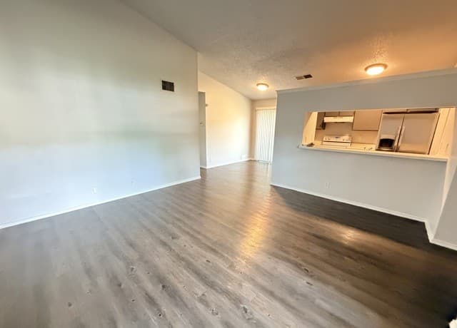 rental at 5243  Meadow Rise in San Antonio, TX — photo 1