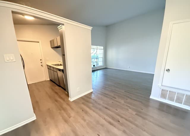 rental at 5243  Meadow Rise in San Antonio, TX — photo 5