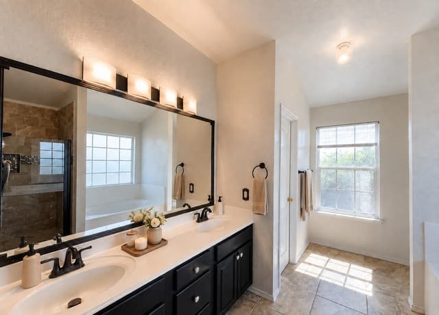 rental at 13358  Tusayan in Universal City, TX — photo 5