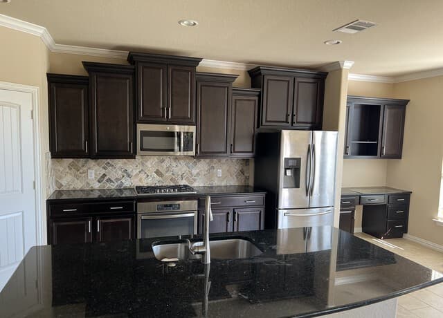 rental at 8614  Sierra Sky in San Antonio, TX — photo 4