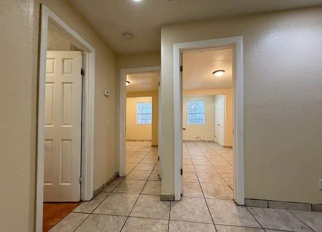 rental at 116  Dolores Unit 2 in San Antonio, TX — photo 4