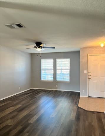 rental at 7126  Autumn Acres in Converse, TX — photo 3